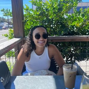 Meet your Posher, Hailey